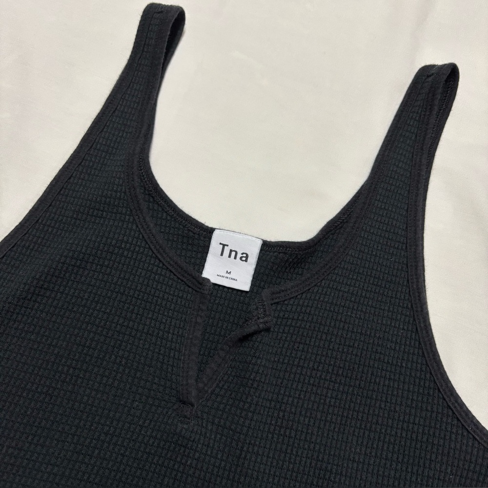Aritzia TNA Waffle Notch Tank Women’s Size M